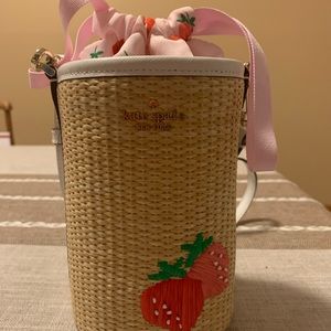 *BRAND NEW* KATE SPADE  STRAWBERRY BUCKET BAG